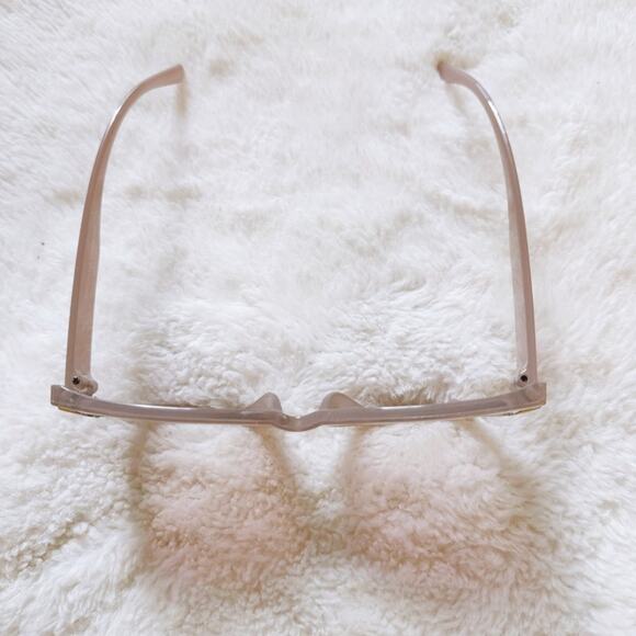 Rosy Light Gray Cat Eye Oversized Sunglasses - Picture 4 of 11